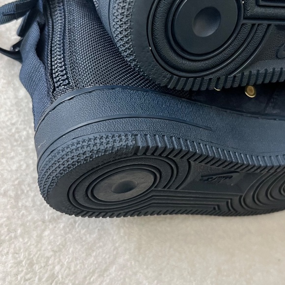 Men's Nike SF Air Force 1 Mid Obsidian Metallic Gold Sneakers - Picture 14 of 14